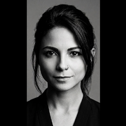 Ana Twaddle Headshot Ana Twaddle Headshot